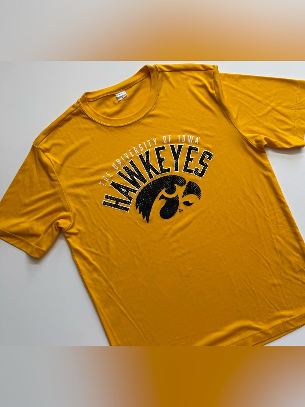 University Of Iowa Hawkeyes Men’s M Sport-Tek Training Shirt Short Sleeve Gold